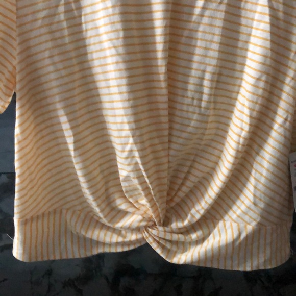 White and yellow striped crop top - Picture 2 of 2